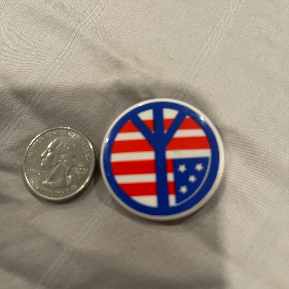 Unisex pin